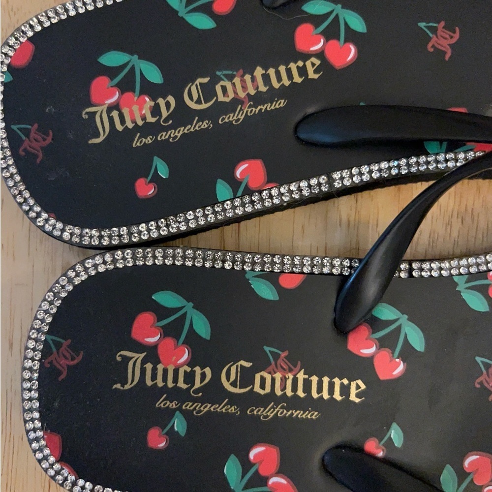 Juicy Couture Black Cherry Print Flip Flop Sandals with Green Bow - Picture 4 of 11
